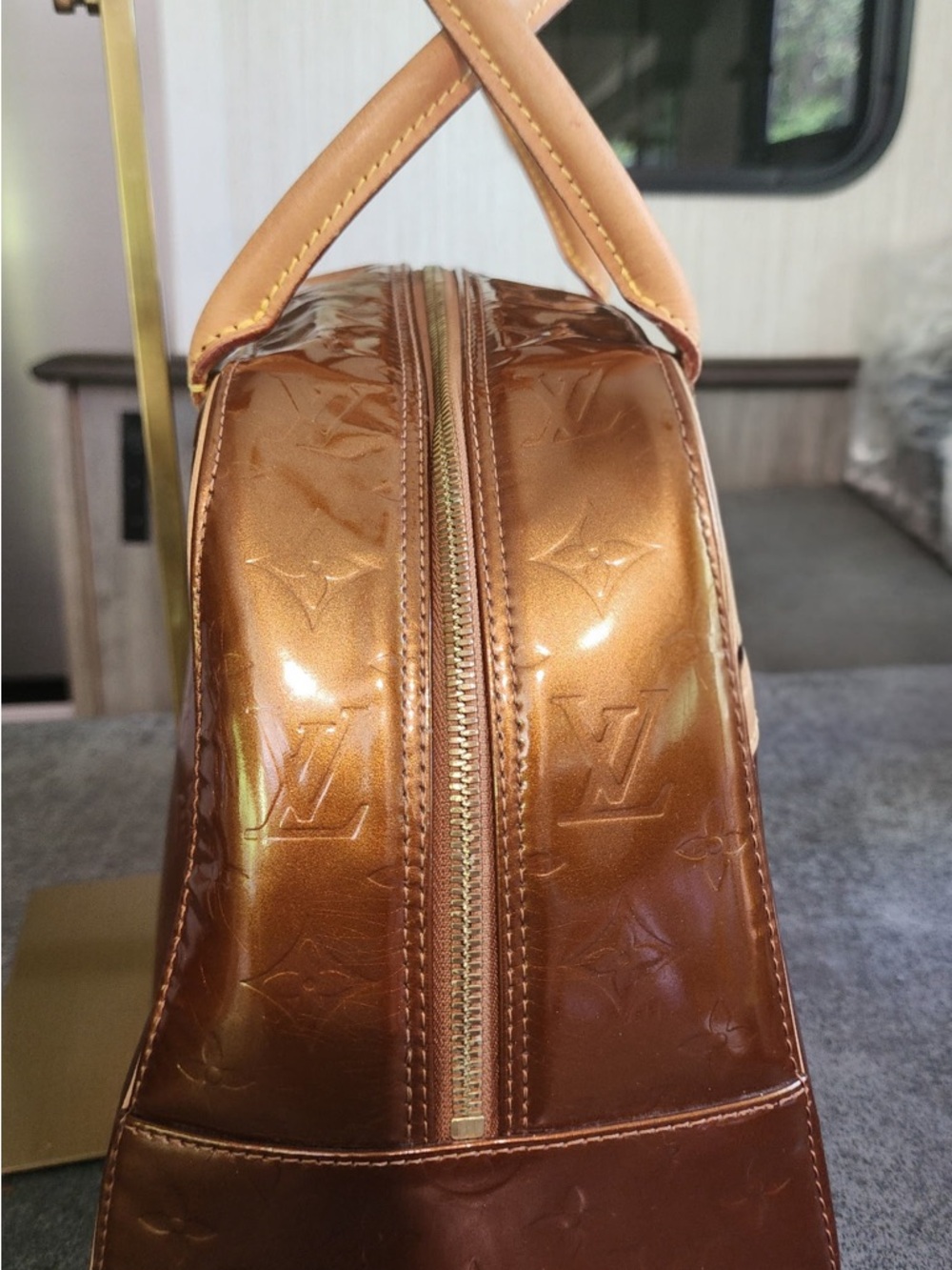 Louis Vuitton Metallic Copper Vernis Monogram Satchel - Picture 4 of 10